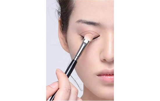 标准素雅淡妆,淡妆图解