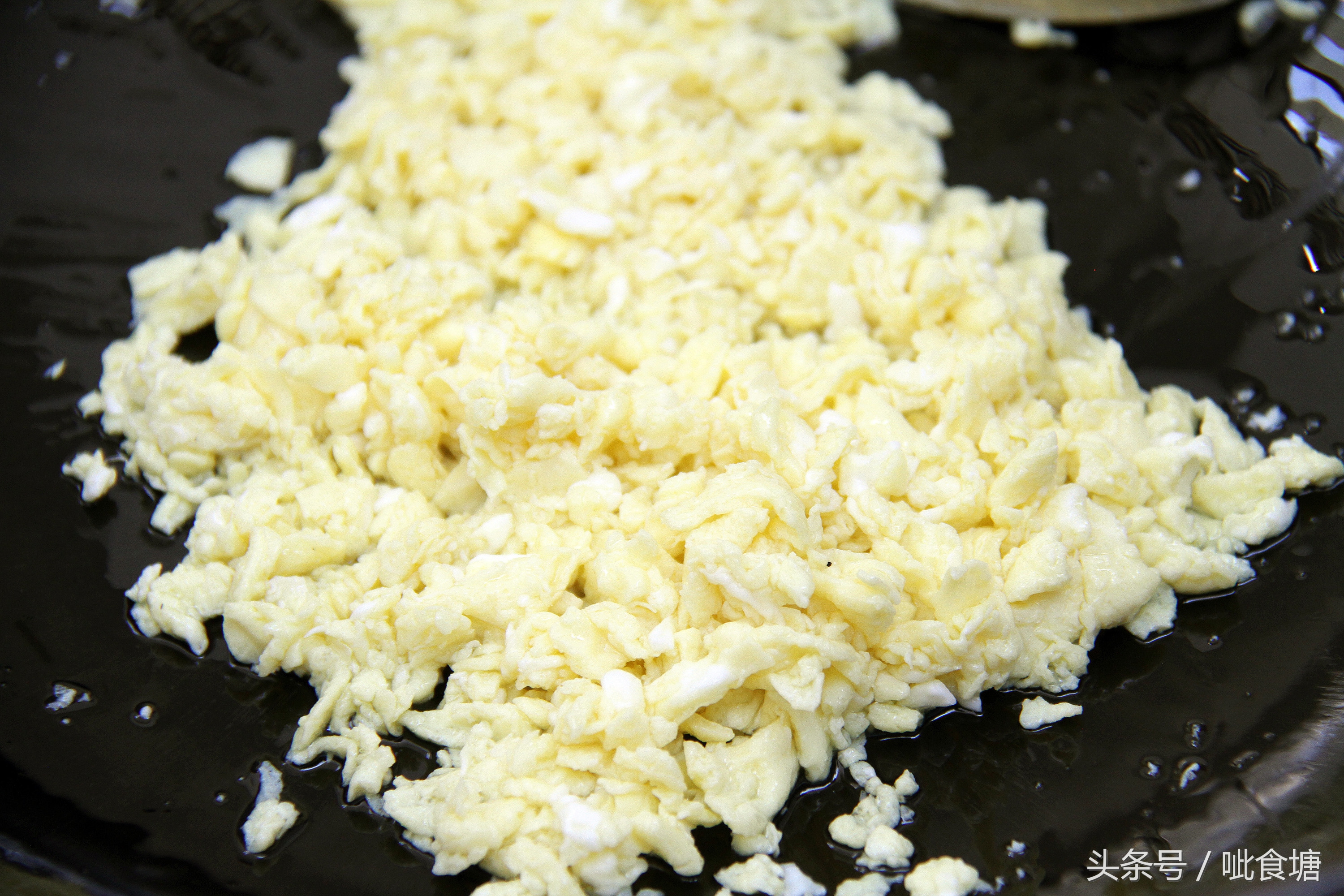 炒饭如何做到米粒松散不硬,炒饭太干硬