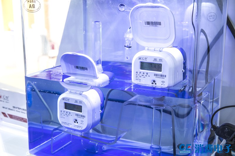 大牌云集！微软全息眼镜、索尼/爱普生智能手表，机器人都来了~