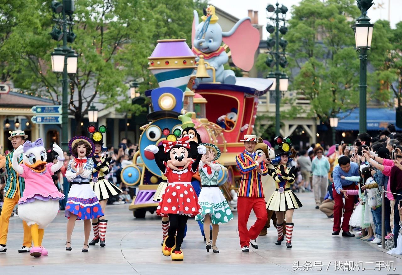 香港迪士尼和上海迪士尼，到底哪一个更好玩？
