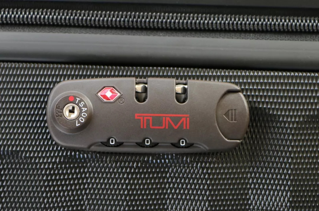 你剁手也要买的12款旅行箱，为什么都有这三个字母？