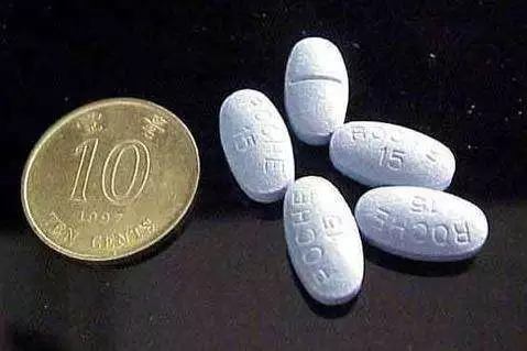 警惕毒品可能伪装成奶茶可乐,警惕伪装成彩虹糖浴盐邮票的毒品