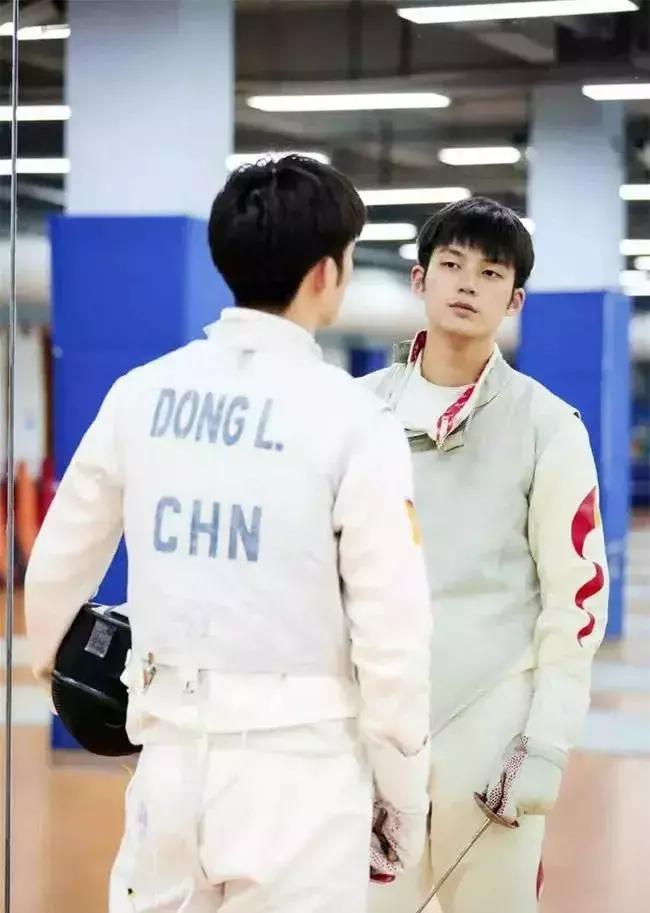 他最终还是选择了退役逐梦演艺圈