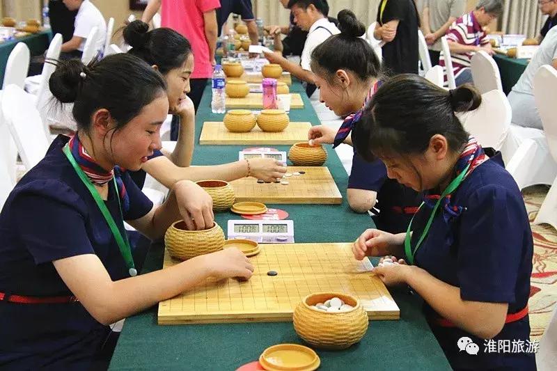 河南省政协副主席李英杰亲临淮阳“荷花杯”围棋棋王赛观战