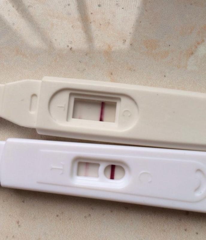 验孕棒一深一浅的原因有哪些,验孕棒一深一浅不流血是生化了吗