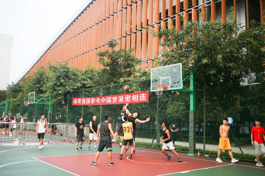 映象青白江｜汗流浃背才快活！傍晚的文体中心有最活力激情的一面！