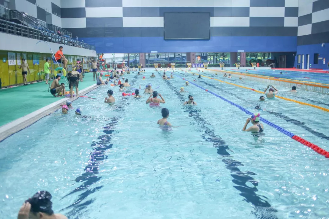 映象青白江｜汗流浃背才快活！傍晚的文体中心有最活力激情的一面！