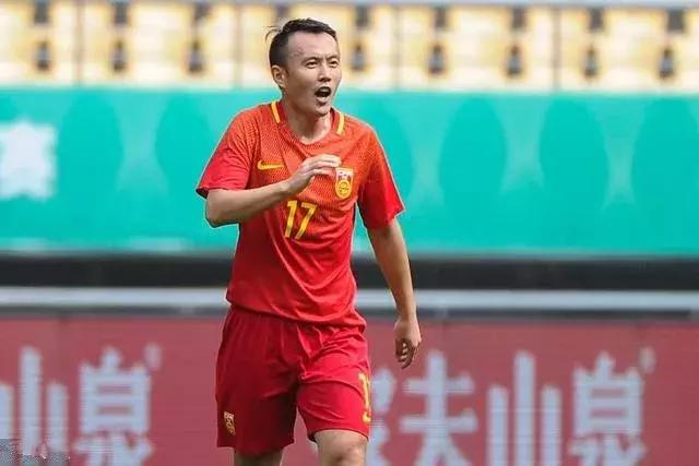 国足骂战升级这次被骂冤吗,国足踢球时被骂