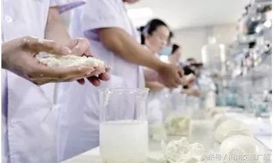 馒头泡水变成海绵是真的吗,馒头泡水后变成海绵了