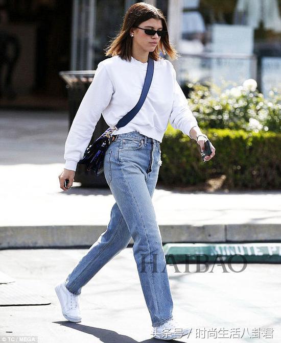 欧阳娜娜同款简约上衣,宋茜撞衫欧阳娜娜