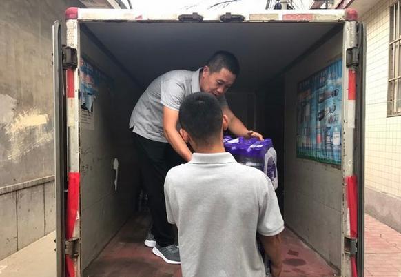 洪水无情，欧曼有爱