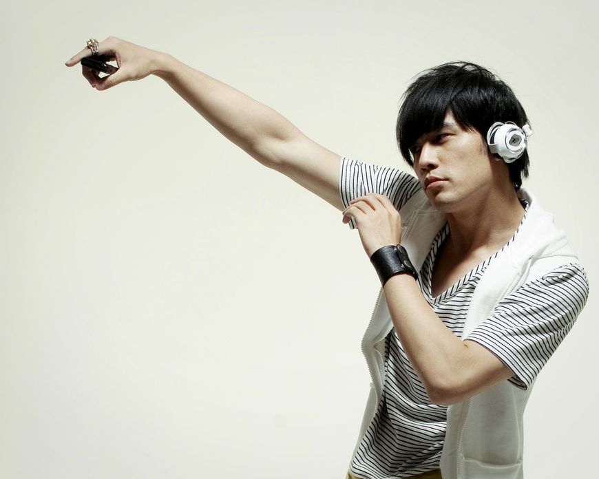 他才华横溢精通11国语言,他才华横溢全文免费阅读