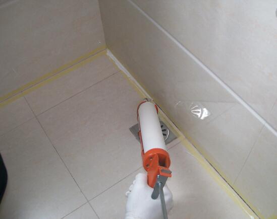 卫生间玻璃胶发霉发黑清洁小妙招,卫生间防止发霉的玻璃胶