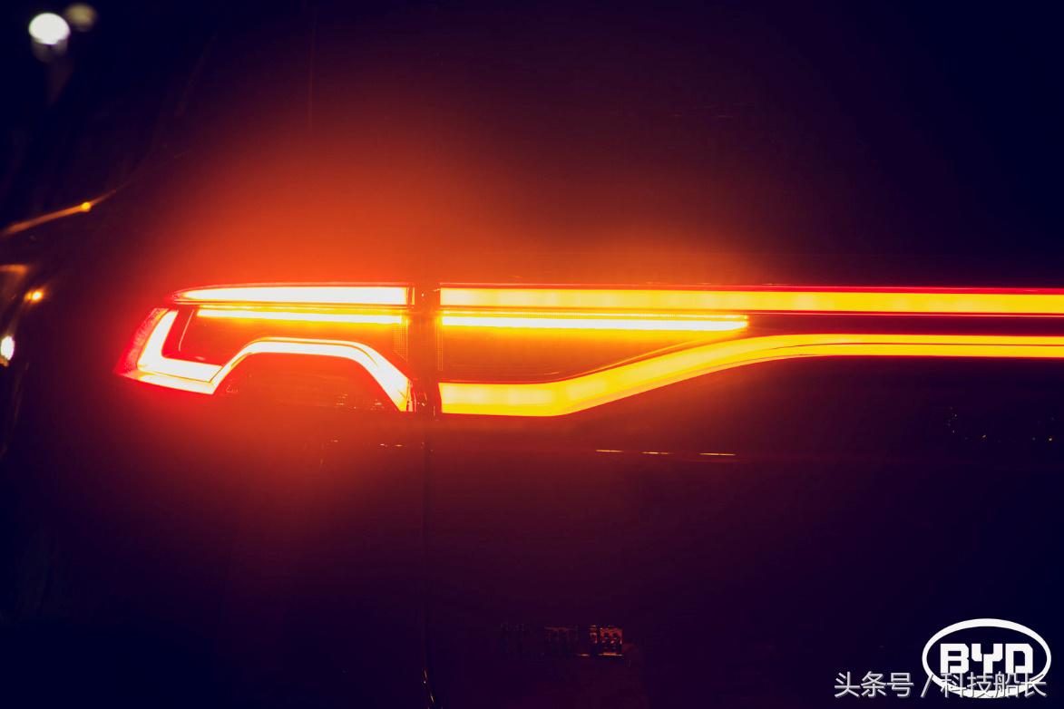 比亚迪“龙晶”车灯:把汽车灯光玩到极致酷炫