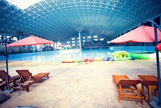 鞍山市绿中海温泉水上乐园团购,鞍山绿中海温泉度假村有游泳馆吗