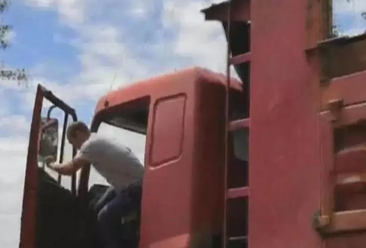 万名官兵参与山东灾后重建；想离就离？法律拟规定先冷静一个月；“女孩滴滴顺风车遇害案”嫌犯被批捕！