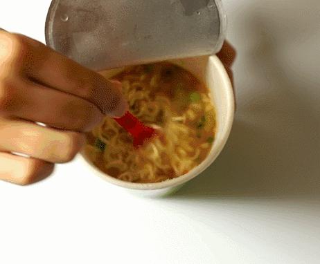 白象蟹黄拌面杯面方便面,十种方便面测评