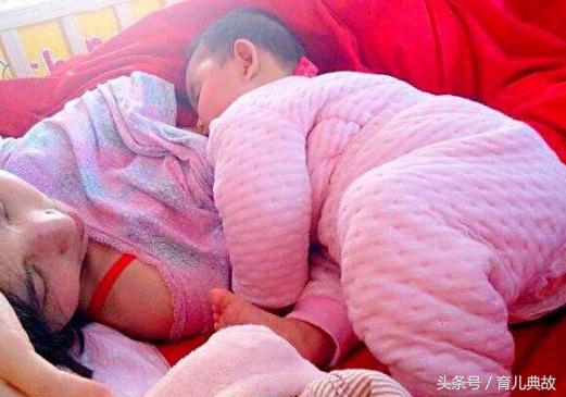 有一个“恋奶狂”宝宝，是怎样的感受？这位网友妈妈的做法好气人