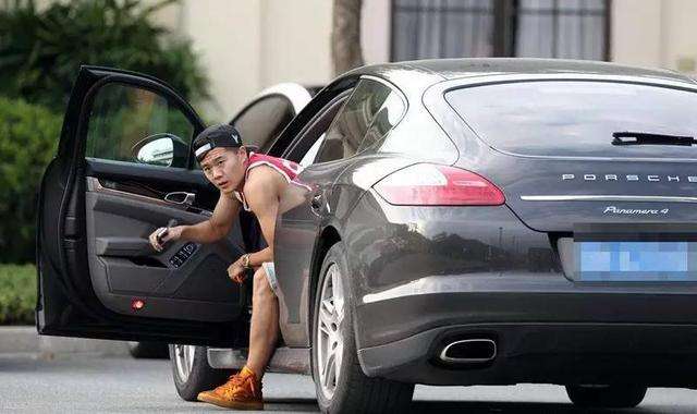 赵明剑和武磊,国足武磊开什么车