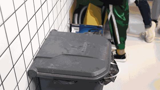 解放碑鲍师傅小贝,鲍师傅肉松小贝解放碑店