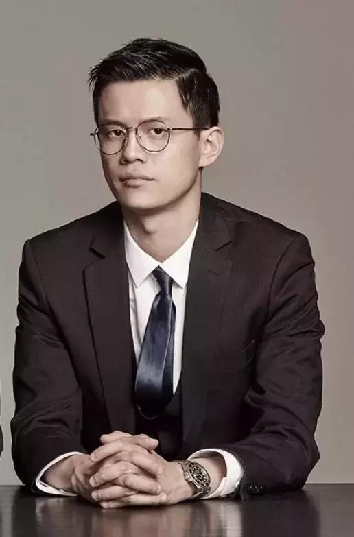 从天堂到地狱，这个“高富帅”董事长被抓了！