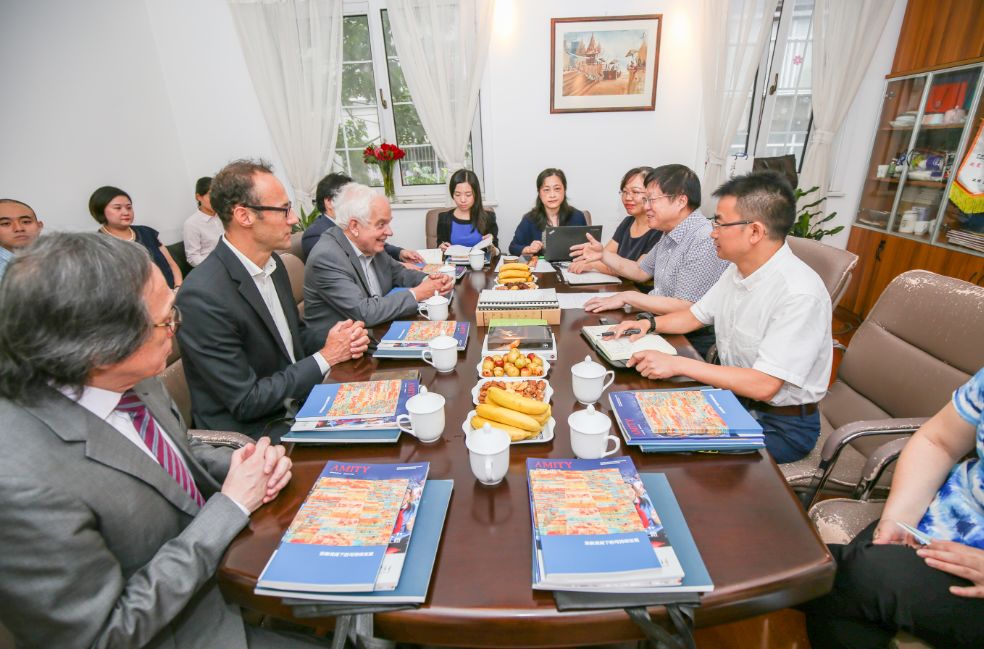 加拿大驻华大使采访视频,加拿大驻华大使视频