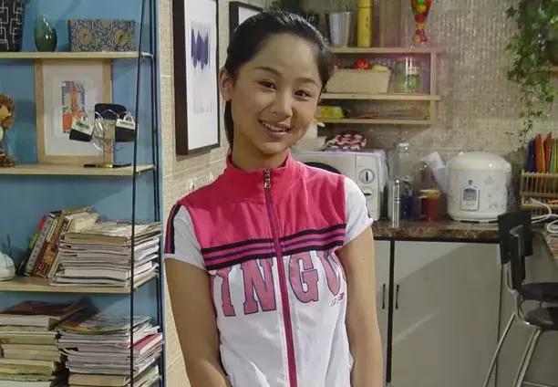 除了发量,最暴露年龄的可能是这两道纹