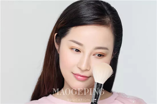 日常简单又好看的妆容应该怎么画,超简单的妆步骤