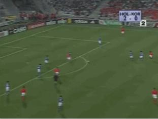 世界杯史上第一停球!冰王子代言40年最华丽荷兰262阵型看懵专家