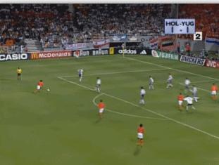 世界杯史上第一停球!冰王子代言40年最华丽荷兰262阵型看懵专家