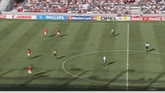 世界杯史上第一停球!冰王子代言40年最华丽荷兰262阵型看懵专家