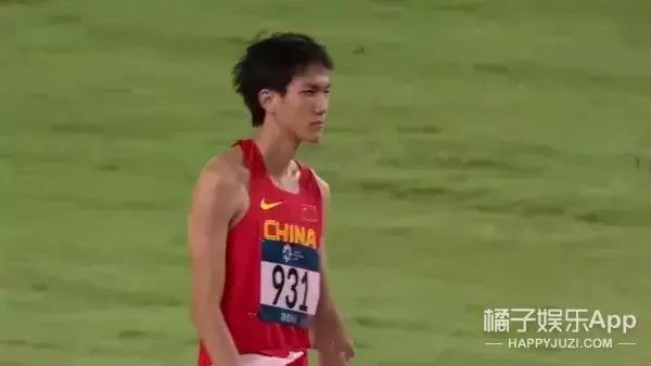 吴彦祖跳高完整版,陈伟霆吴彦祖撞脸