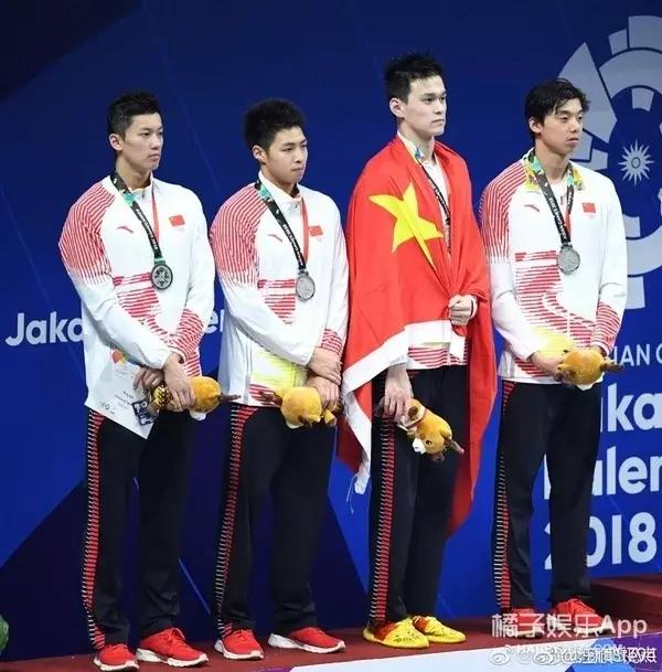 吴彦祖跳高完整版,陈伟霆吴彦祖撞脸