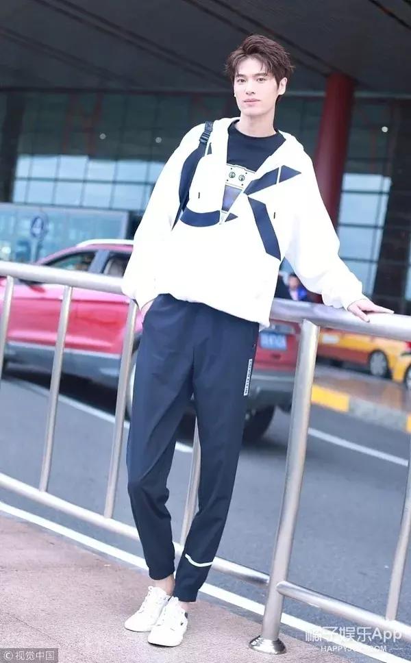 吴彦祖跳高完整版,陈伟霆吴彦祖撞脸