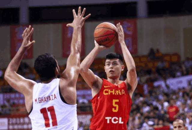 中国男篮后卫运球谁最好,中国男篮后卫与国外差距