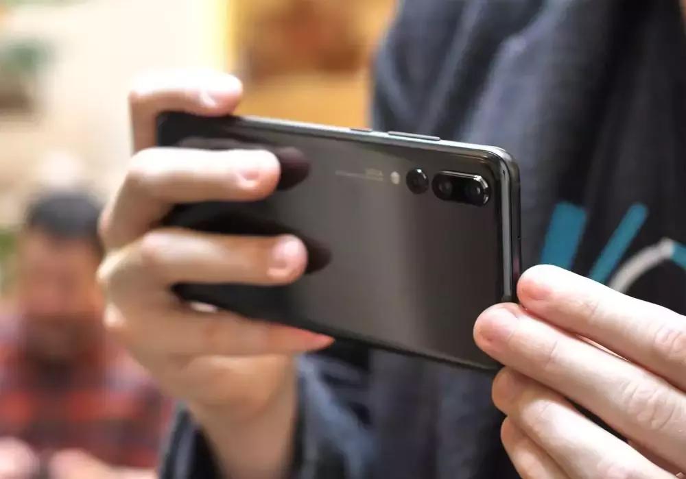 手机明明是4g网满格为什么网速慢,手机打电话4g网络变成3g网络