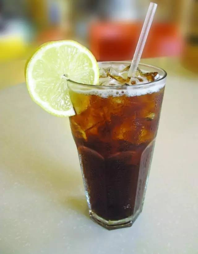 天天喝可乐一点事都没有,天天喝天天醉感觉没得清醒过