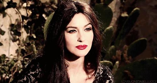 她是全球公认的最性感女神，“裸露”却不情色的人间*物尤**！