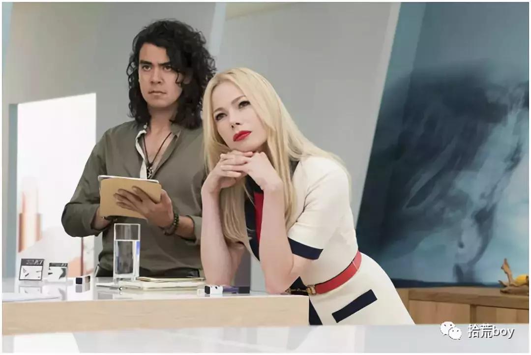 《超大号美人》：一边*爱做**，一边照镜子感叹“sobeautiful”