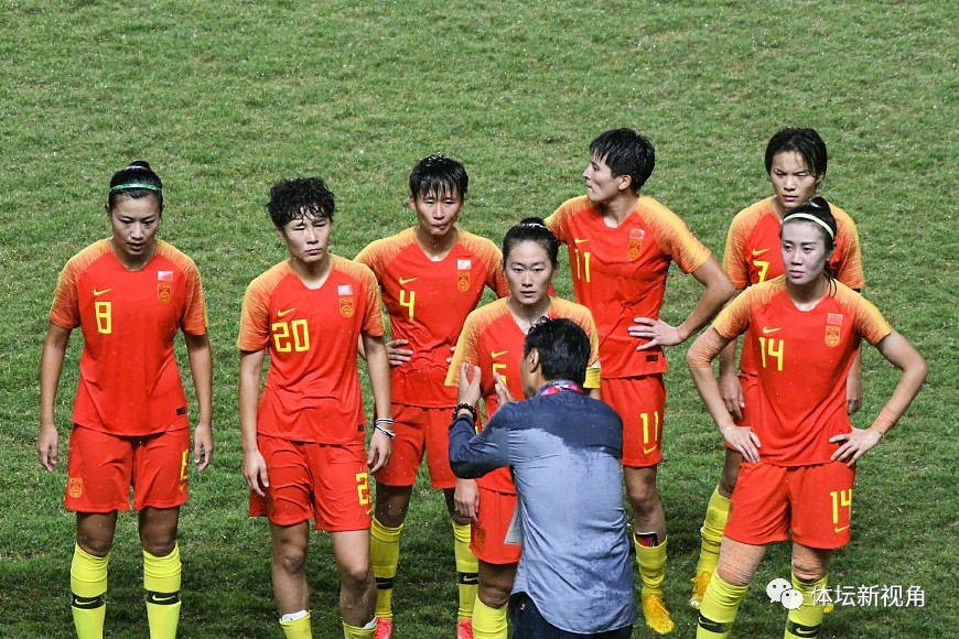 虽败犹荣国足,虽败犹荣赛场行动