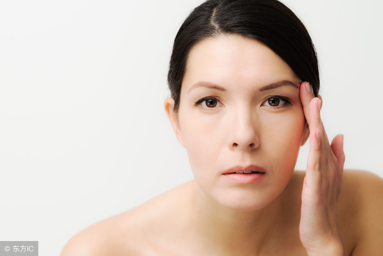 眼睛出现四个问题说明肝脏有问题,早上起床眼模糊是肝不好吗