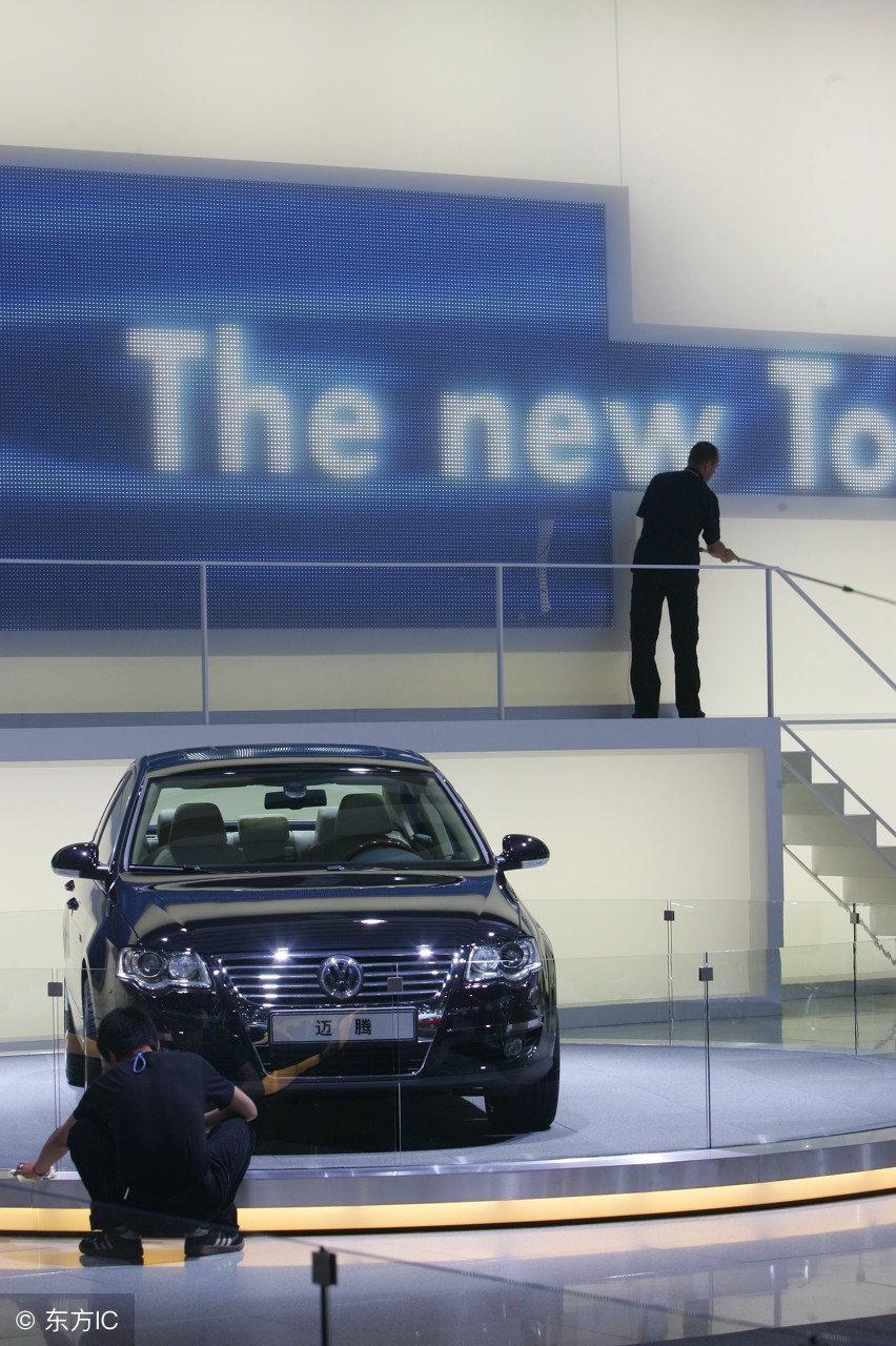 13年迈腾1.8t豪华版现在值得买吗,17年迈腾1.8t豪华版二手车多少钱