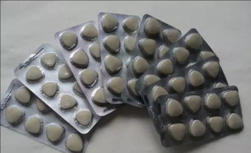 快别吃了！医生说吃多了龟苓膏、阿胶蜜枣、润喉糖、酸梅汤会……