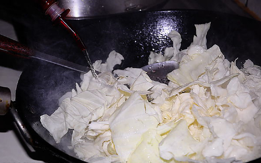 卷心菜怎么炒好吃简单又好看,卷心菜怎么炒好吃不胖