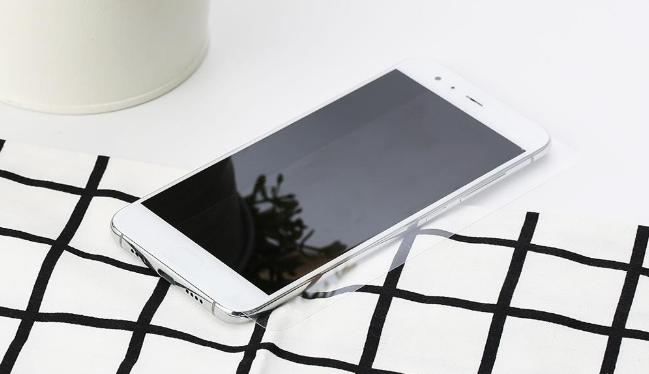 手机多长时间可以贴膜,手机贴膜用久了影响速度吗