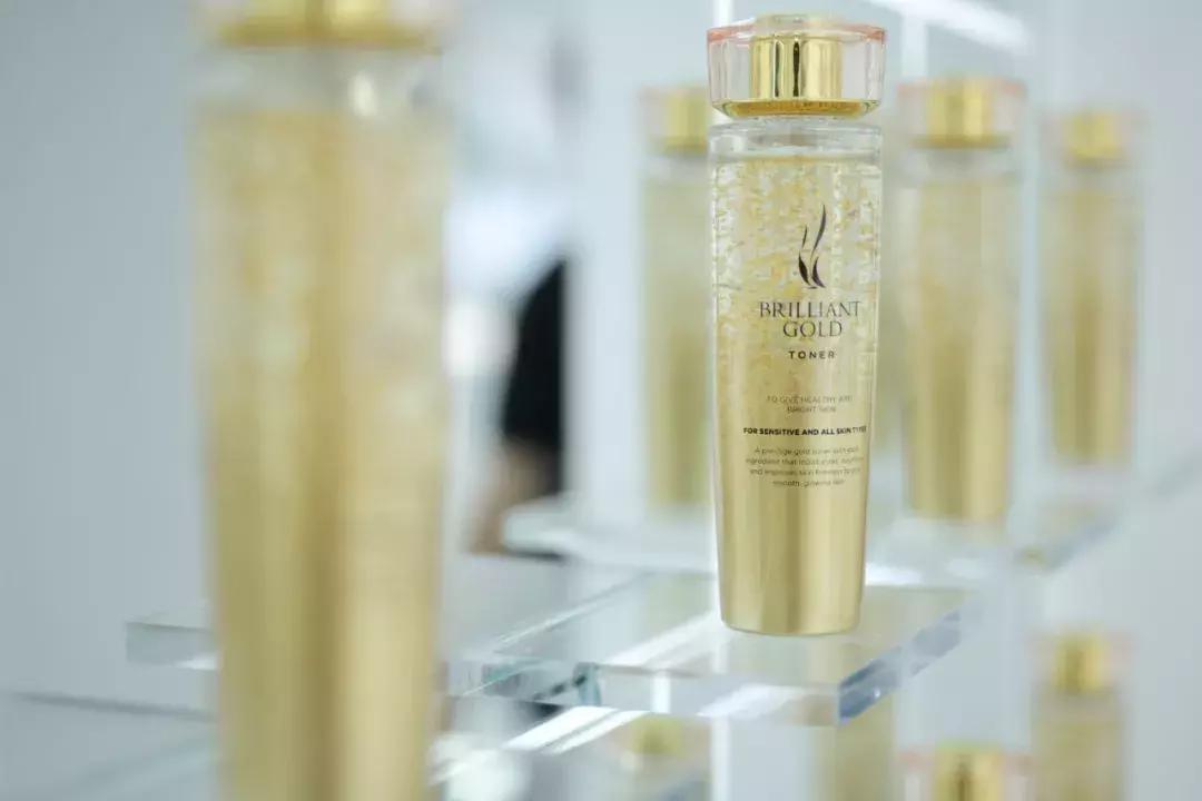 韩国女星vs中国女星颜值,韩国52岁女星金成玲