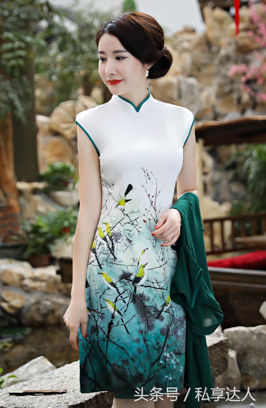 传统旗袍的正确穿搭方式,开叉式旗袍穿搭技巧