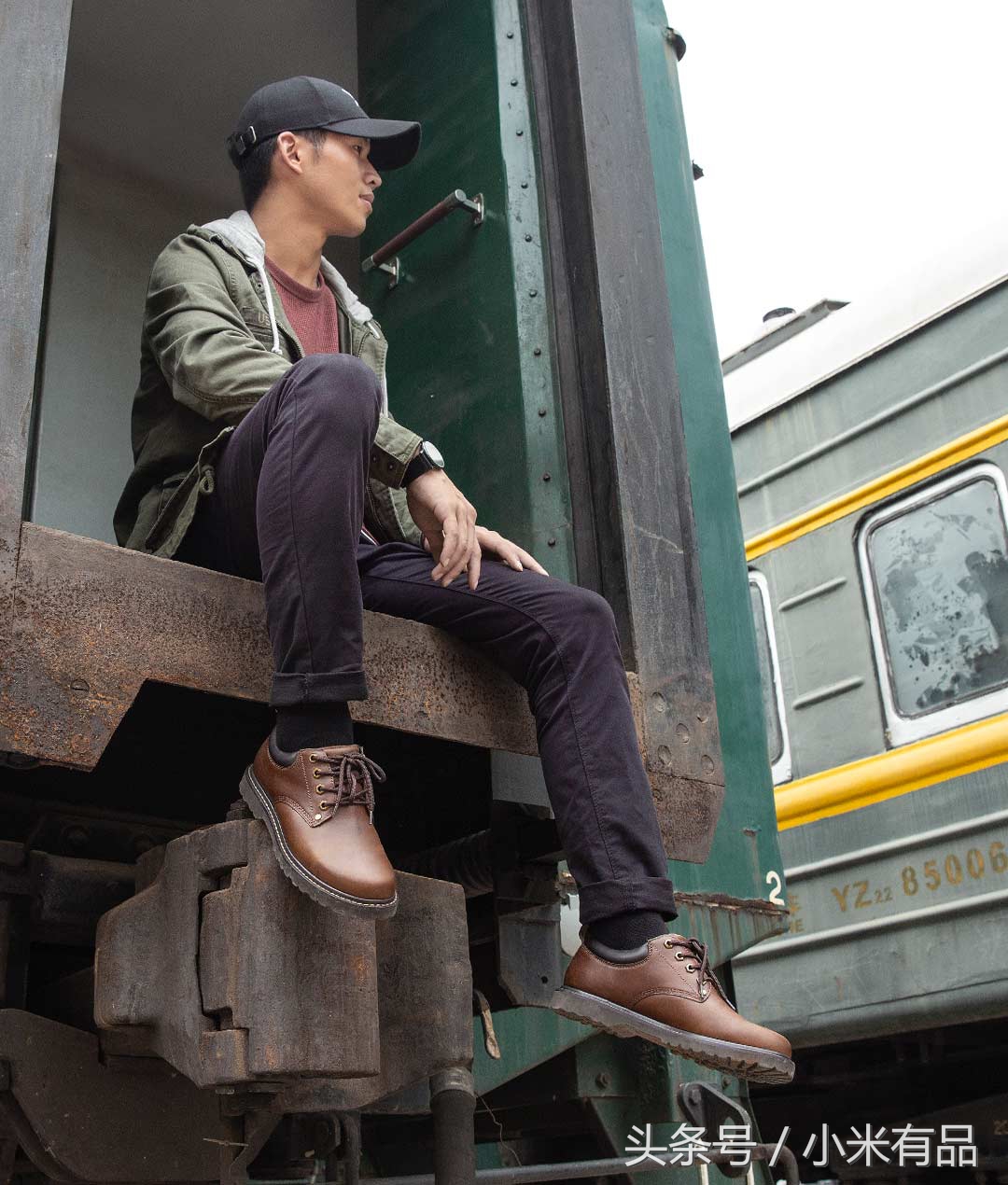 小米有品上了一双会变色的鞋，科技感十足！