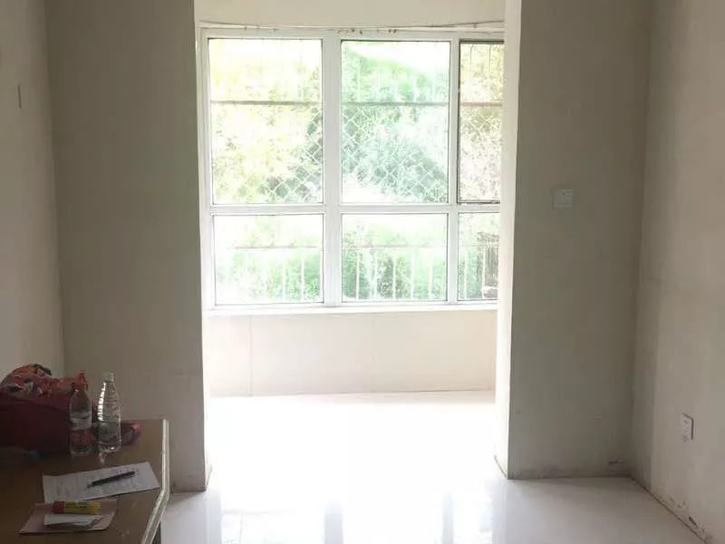 石河子精装修房出售,石河子房源三室一厅