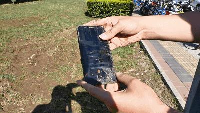 再也不怕碎屏、进水！这手机埋土里、放锅里煮都能用，网友：过瘾